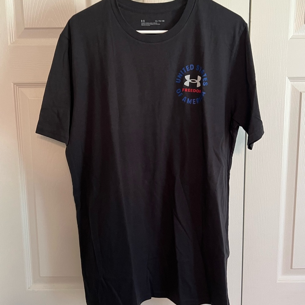 Under Armor Black XL Tshirt NWT